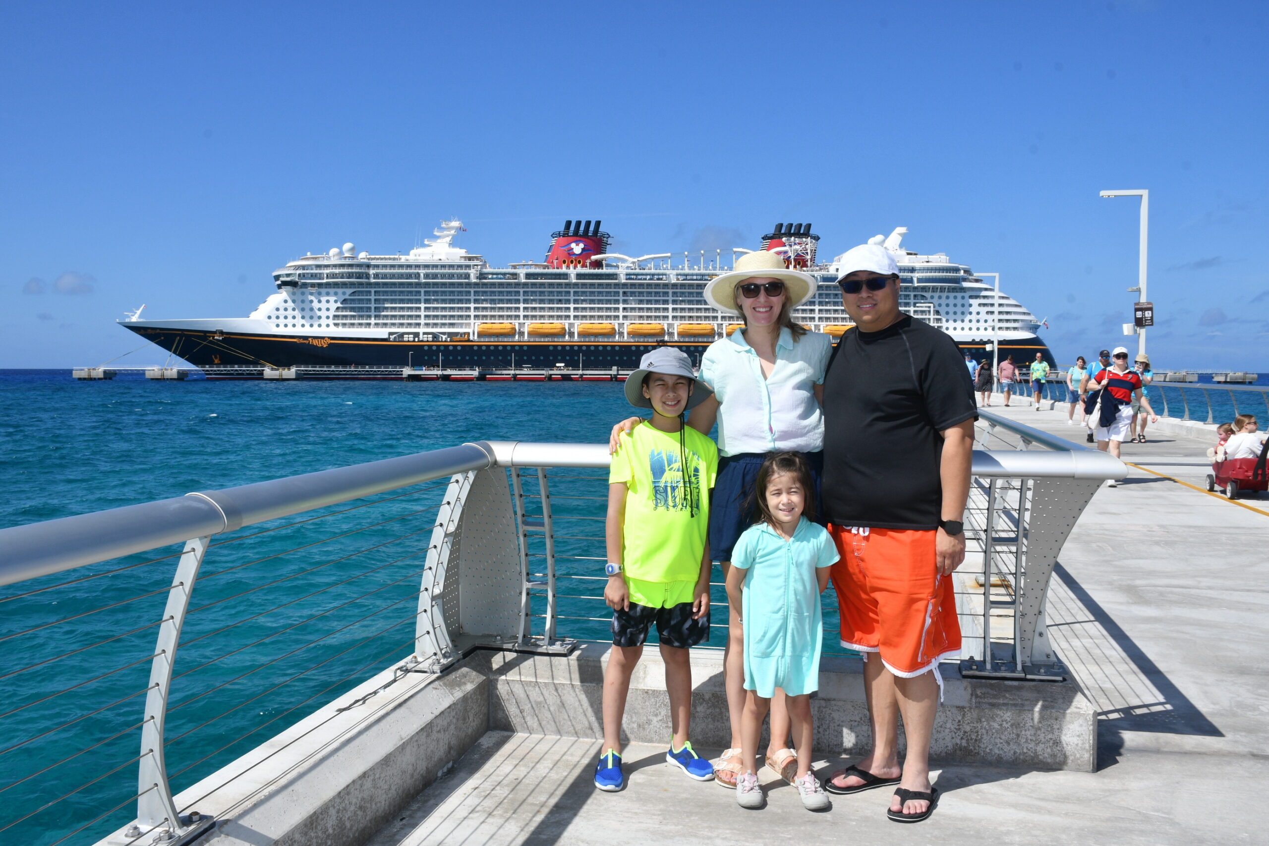 545 Disney Fantasy Cruise Review: Late Dining, Nassau Excursions, and a Shark at Castaway!